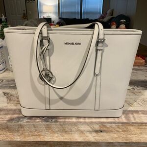 Michael Kors Jet Set Travel Large Shoulder Tote in Optical White